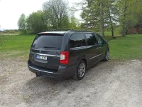 Lancia Voyager 2.8 120kW thumbnail