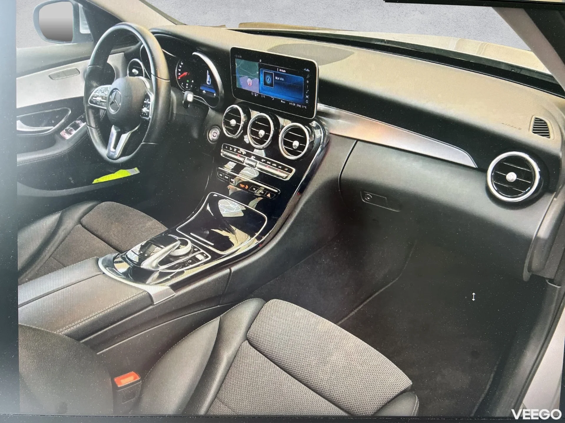 Mercedes-Benz C180 - 1.5 115kW