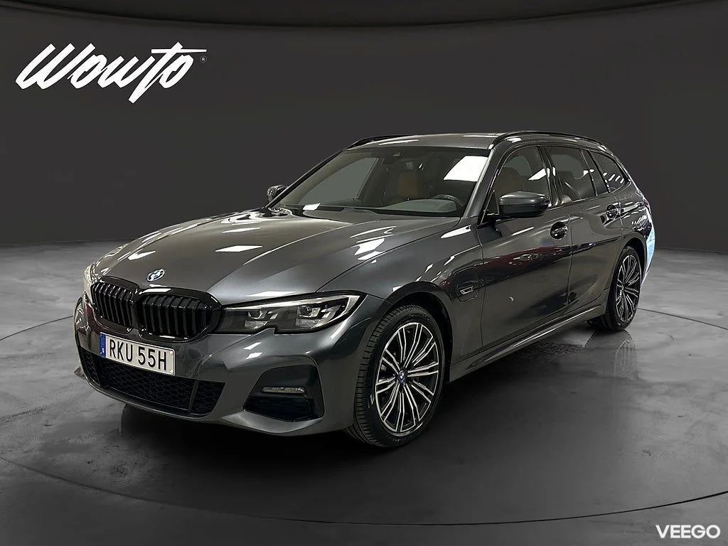 BMW 330 e xDrive Touring M-Sport / Dragkrok / Cockpit 135kW