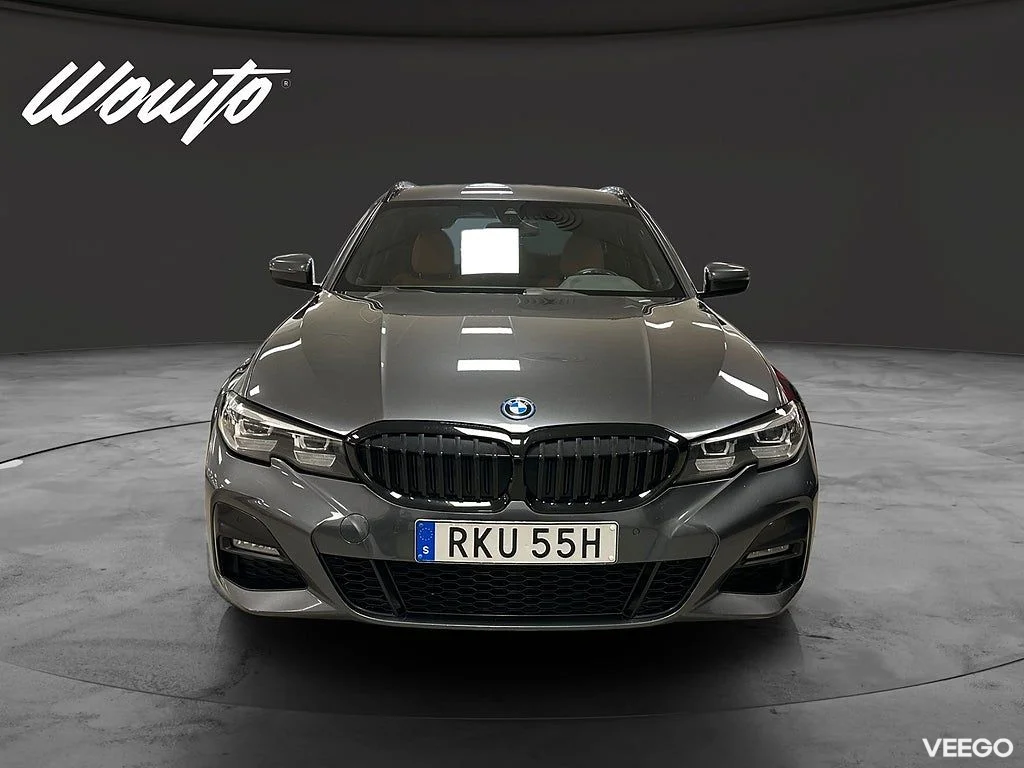 BMW 330 e xDrive Touring M-Sport / Dragkrok / Cockpit 135kW