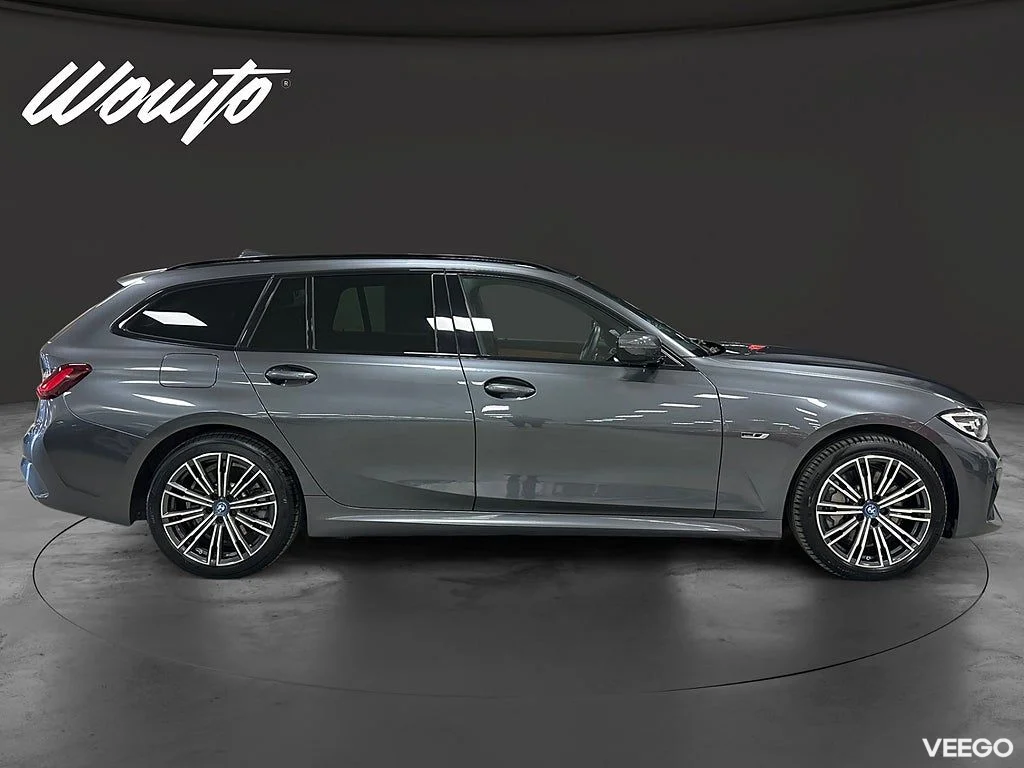 BMW 330 e xDrive Touring M-Sport / Dragkrok / Cockpit 135kW