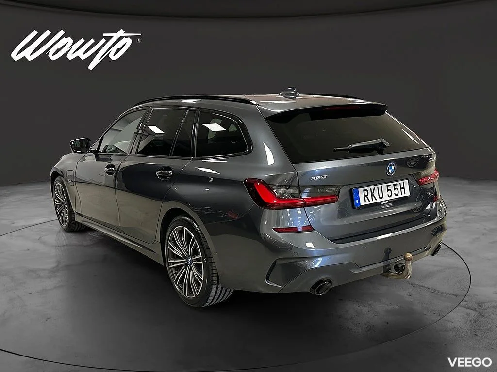 BMW 330 e xDrive Touring M-Sport / Dragkrok / Cockpit 135kW