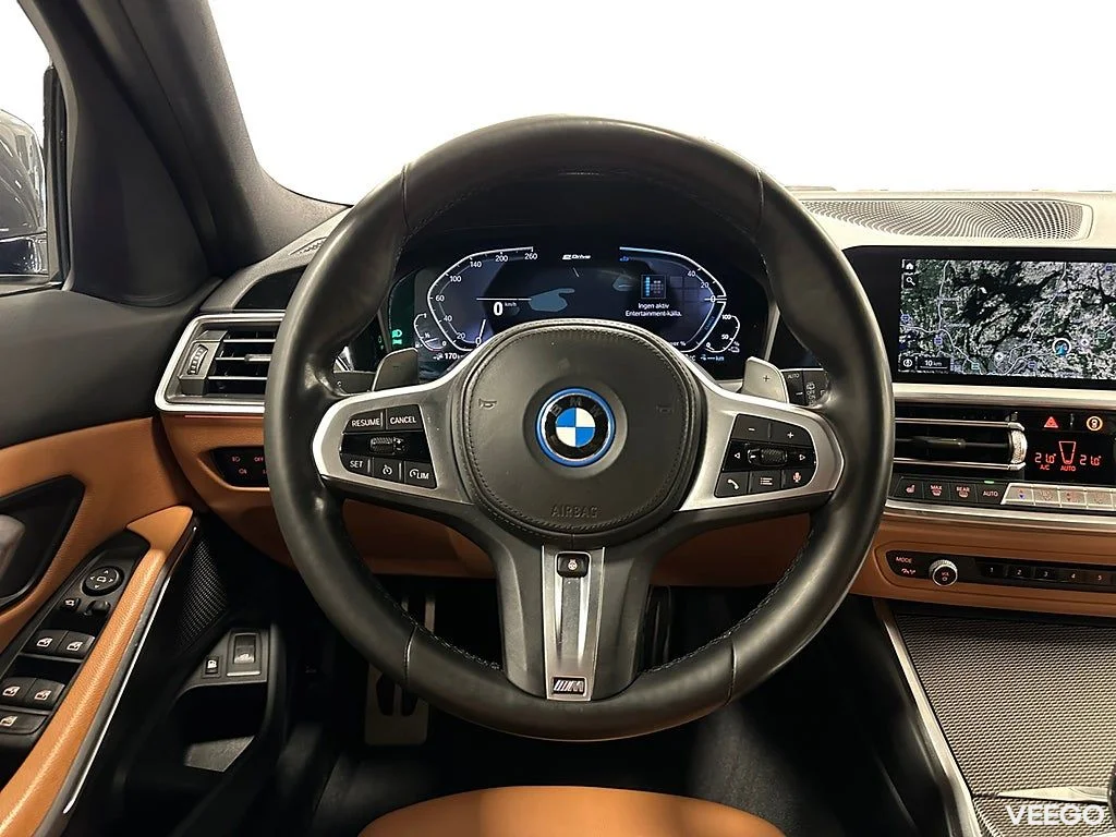 BMW 330 e xDrive Touring M-Sport / Dragkrok / Cockpit 135kW