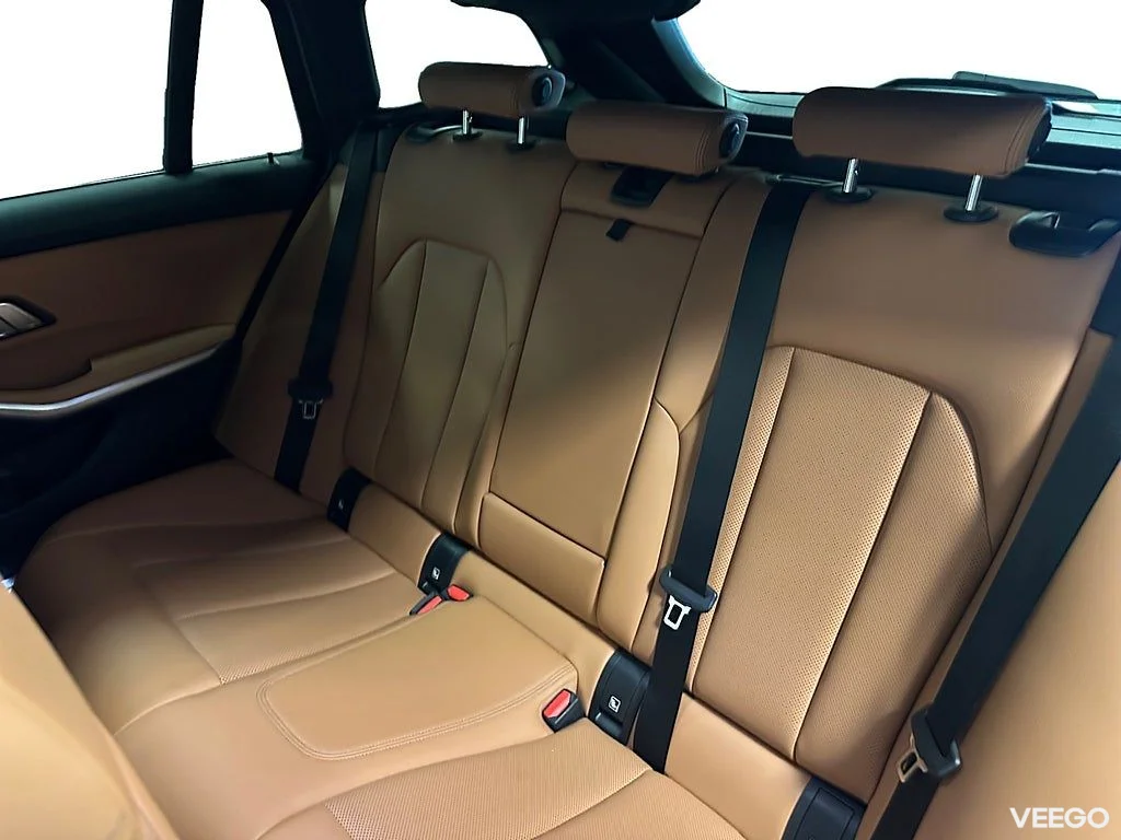 BMW 330 e xDrive Touring M-Sport / Dragkrok / Cockpit 135kW