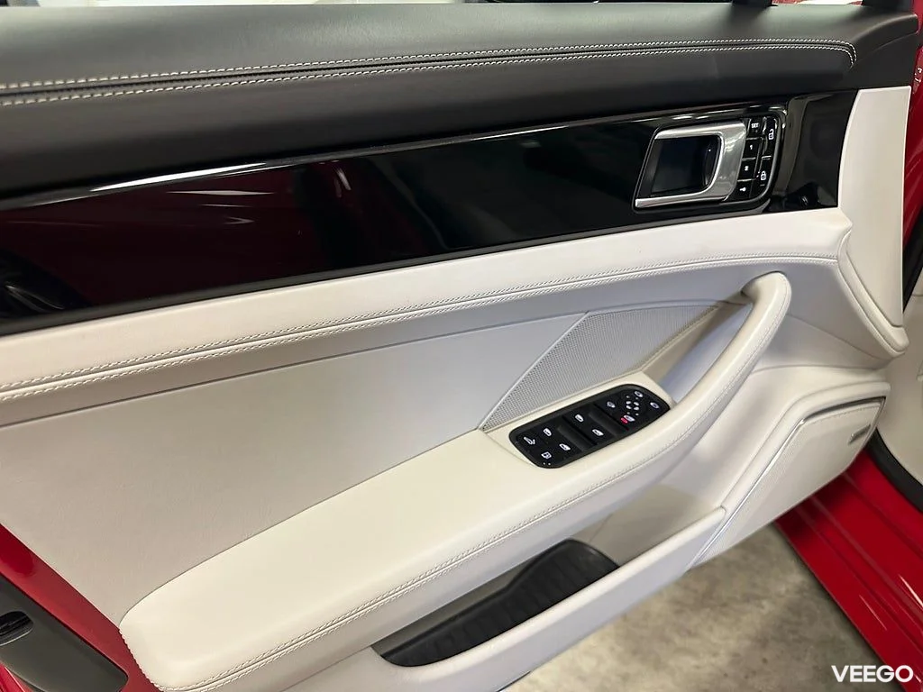 Porsche Panamera 4 E-Hybrid ST /Chrono/Panorama/HUD/BOSE 340kW