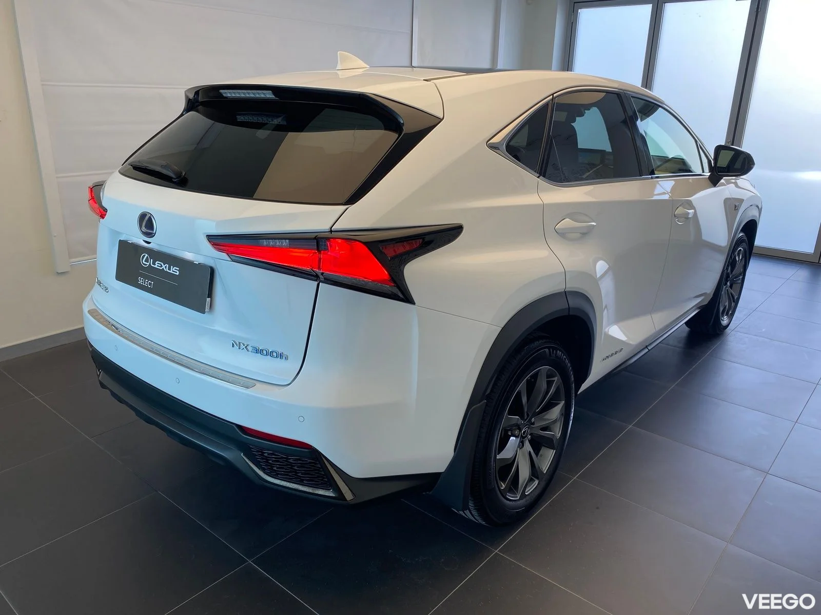 Lexus NX 300h - 114kW