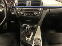 BMW 335 i xDrive M Performance 340hk / HUD / Navi / Svensksåld 250kW