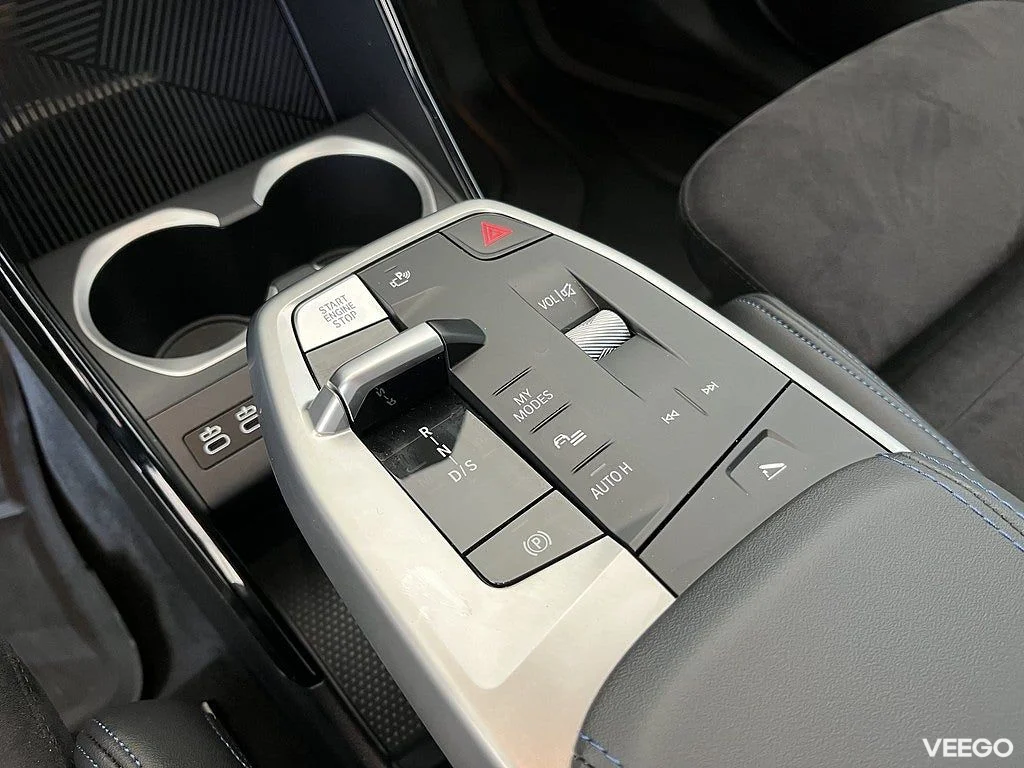 BMW X1 sDrive18i M Sport Drag Rattvärme Sportstolar ParkAssist 0kW
