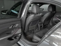 BMW 330 2.0 240kW thumbnail