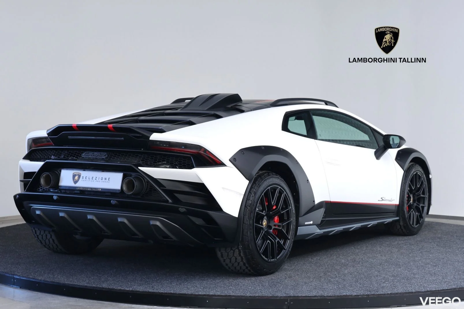 Lamborghini Huracan Sterrato 5.2 449kW