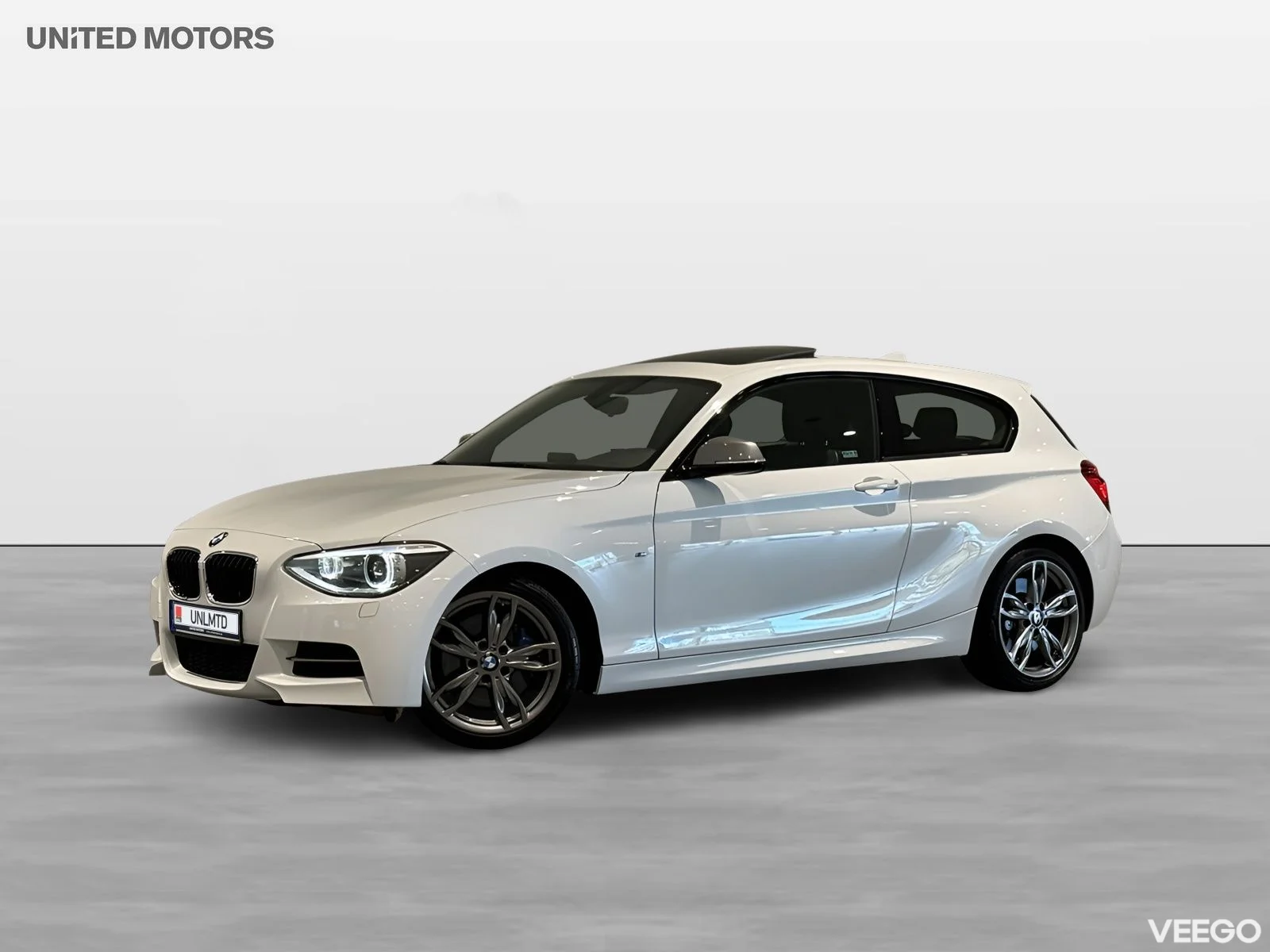 BMW M135 Glastaklucka HiFi Högtalare Sportstolar 18" 0kW