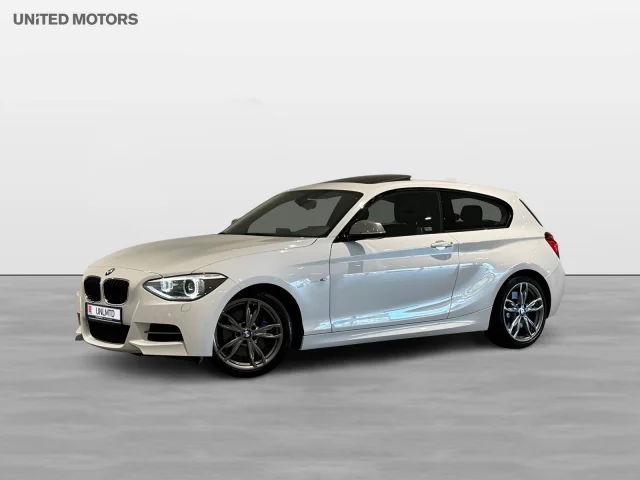 Image of BMW M135 Glastaklucka HiFi Högtalare Sportstolar 18" 0kW
