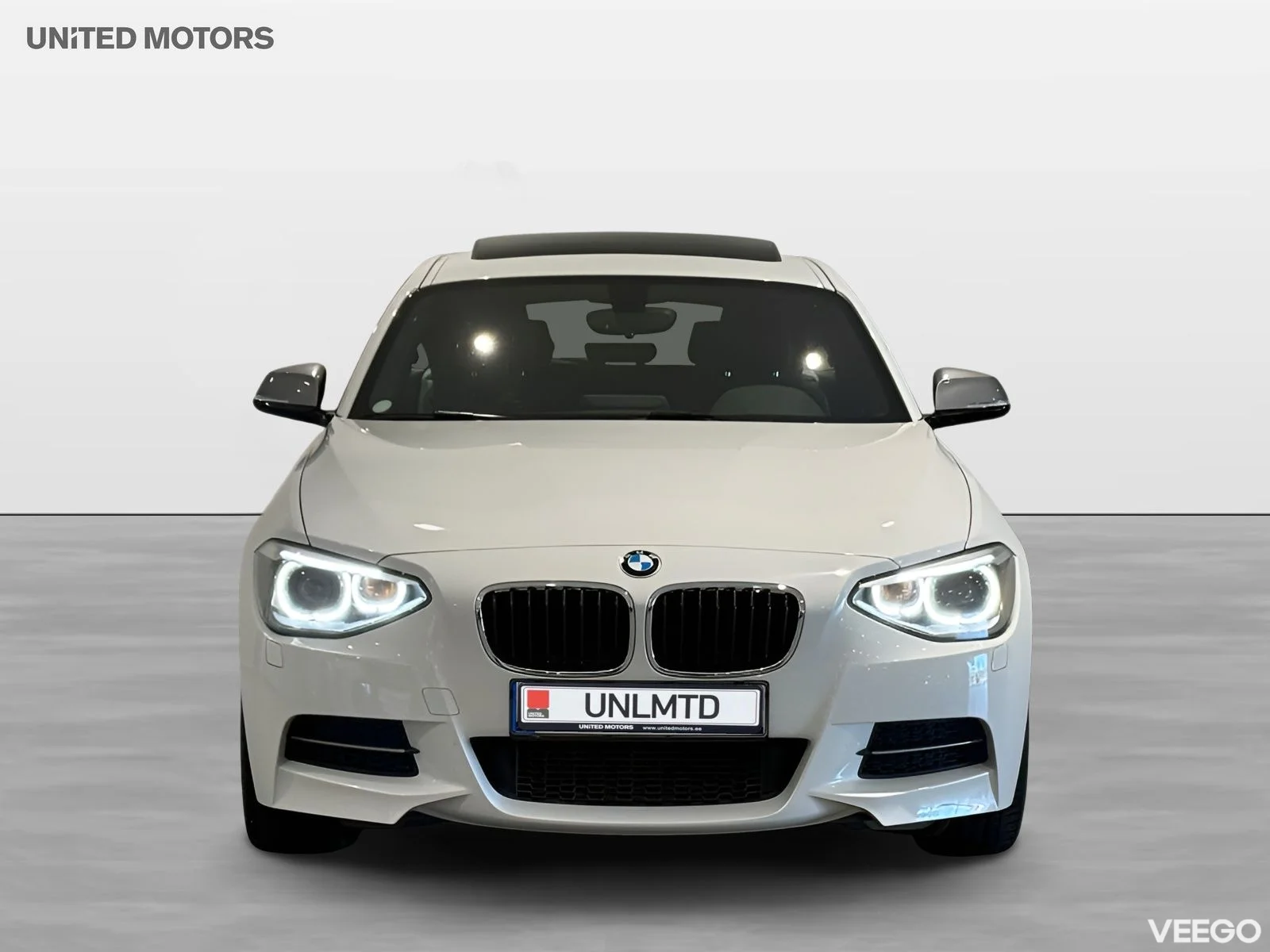 BMW M135 Glastaklucka HiFi Högtalare Sportstolar 18" 0kW