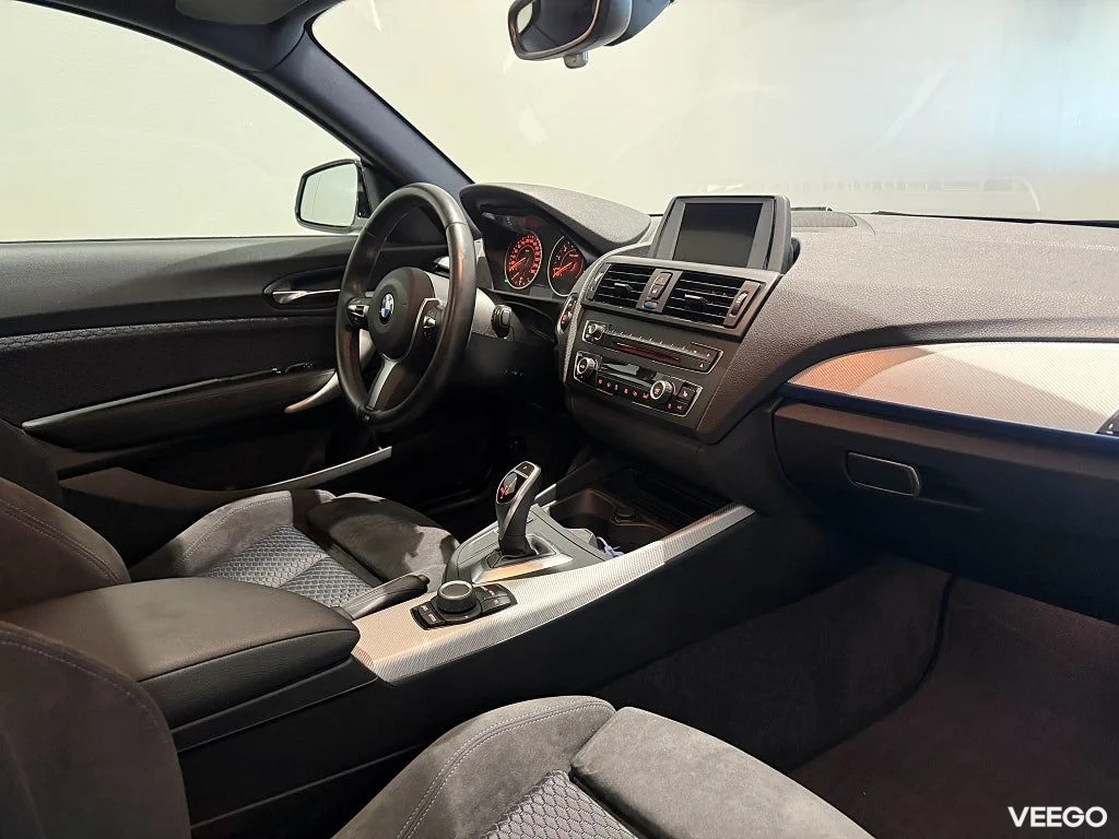 BMW M135 Glastaklucka HiFi Högtalare Sportstolar 18" 0kW