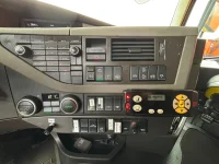 Volvo FH GCW 185 ton / GLOBE XL / RETARDER / HYDRAULICS 750kW thumbnail