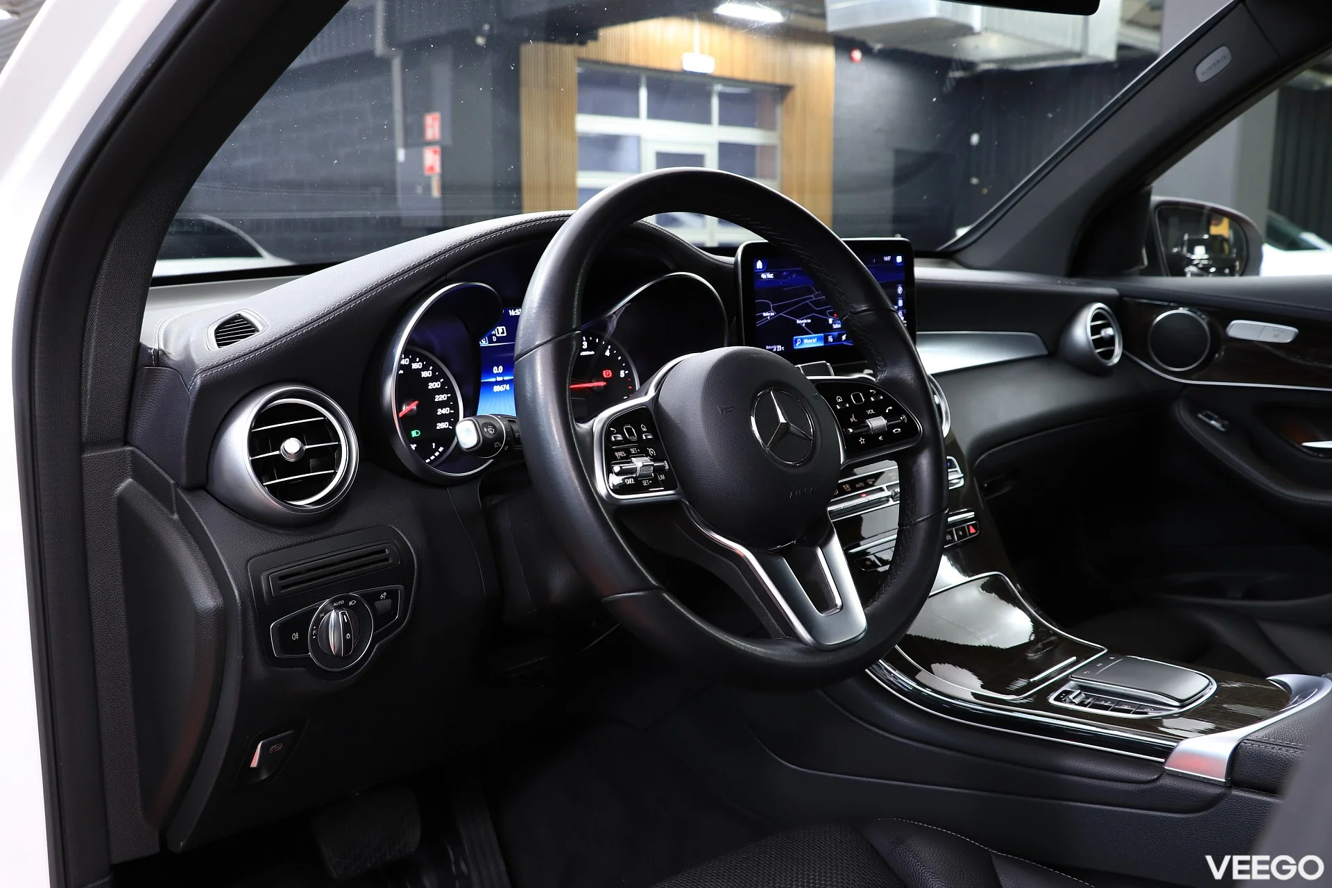 Mercedes-Benz CLC200 2.0 120kW