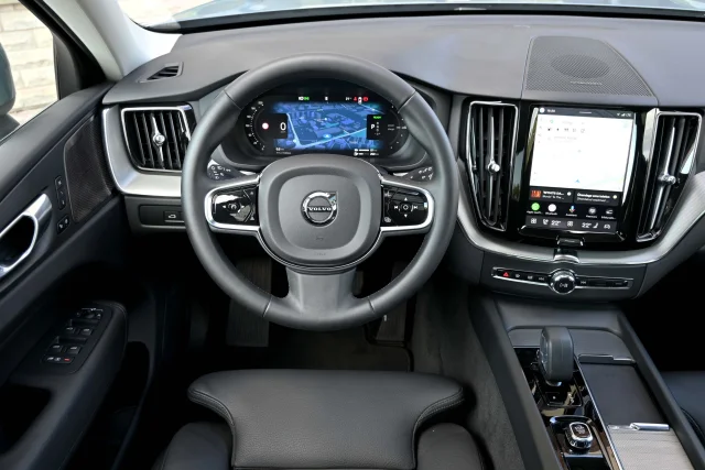 Image of Volvo XC60 AWD H&K ULTIMATE BRIGHT XENIUM INTELLI SAFE PRO 2 293kW