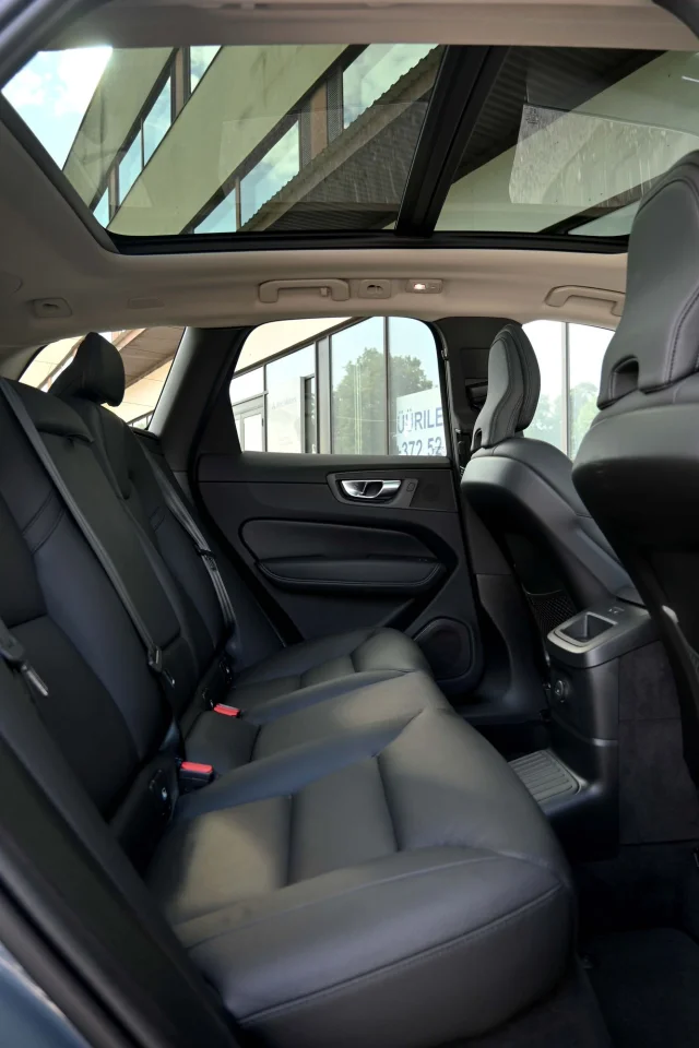 Image of Volvo XC60 AWD H&K ULTIMATE BRIGHT XENIUM INTELLI SAFE PRO 2 293kW