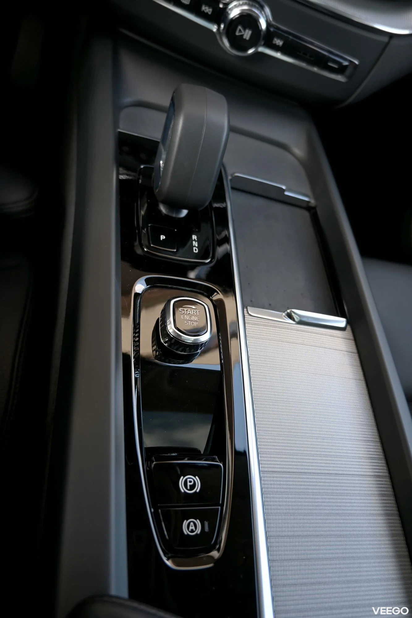 Volvo XC60 AWD H&K ULTIMATE BRIGHT XENIUM INTELLI SAFE PRO 2 293kW