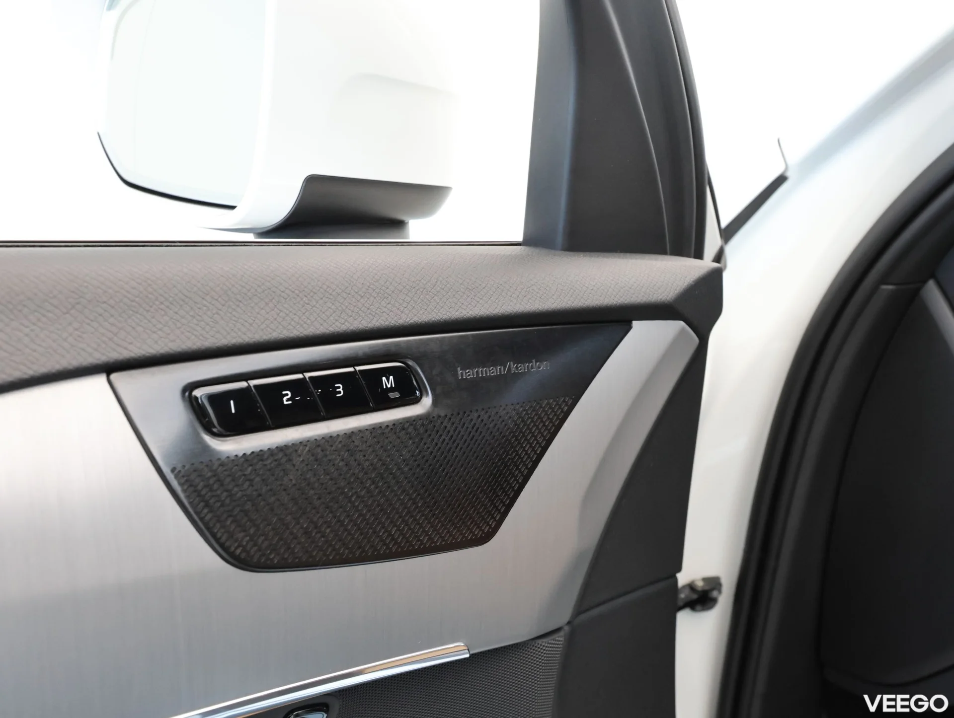 Volvo XC90 B5 AWD R-Desing 173kW