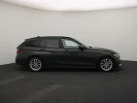BMW 318 2 110kW thumbnail