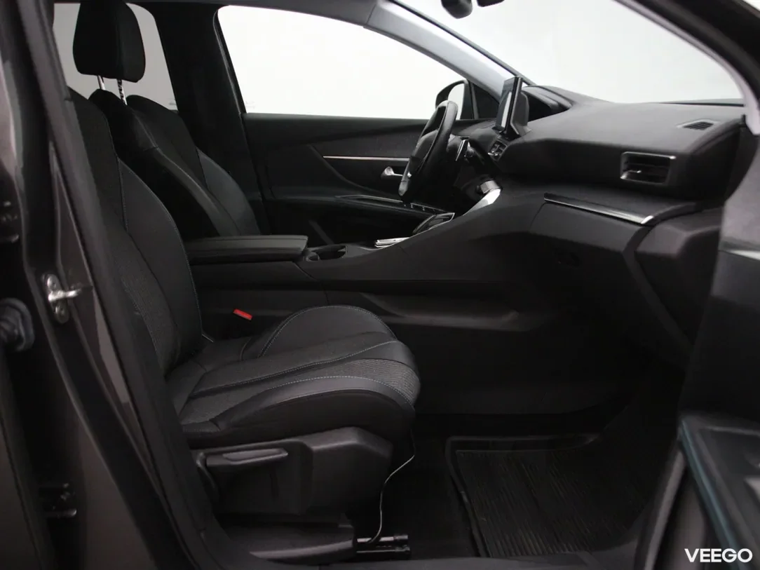 Peugeot 5008 1.2 96kW