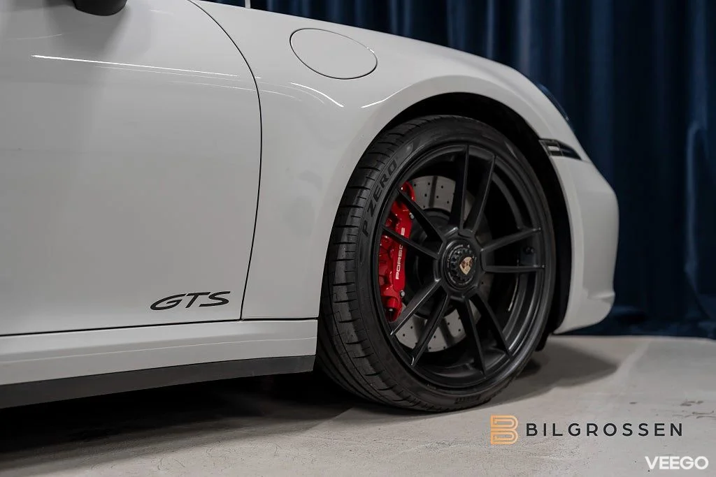 Porsche 911 Targa 4 GTS Lyft Bakaxel Sport Chron Plus Sportavg 353kW