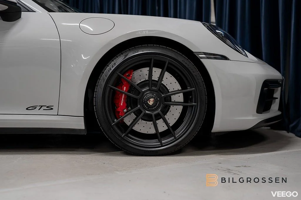 Porsche 911 Targa 4 GTS Lyft Bakaxel Sport Chron Plus Sportavg 353kW