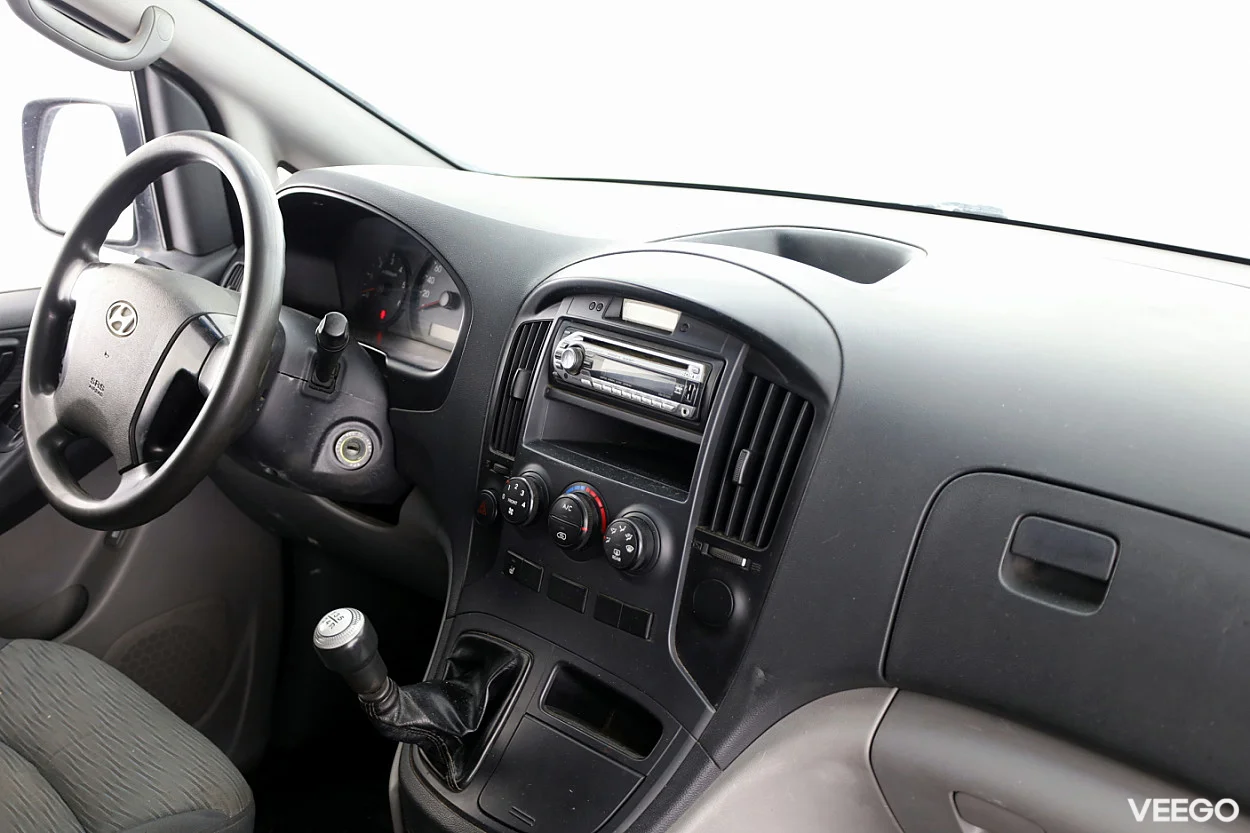 Hyundai H1 2.5 121kW