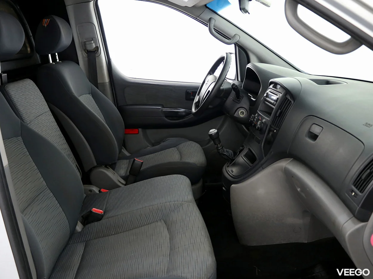 Hyundai H1 2.5 121kW