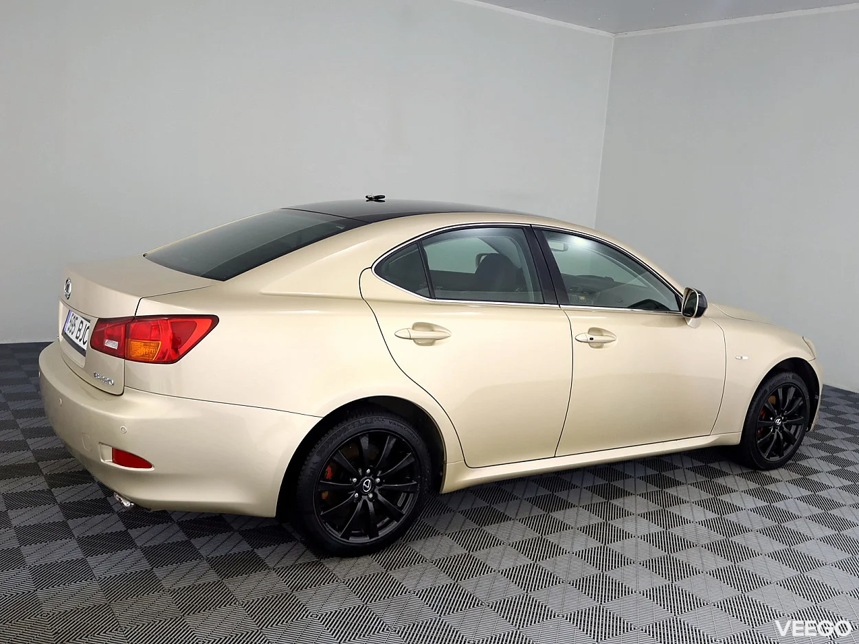 Lexus IS 220 2.2 130kW