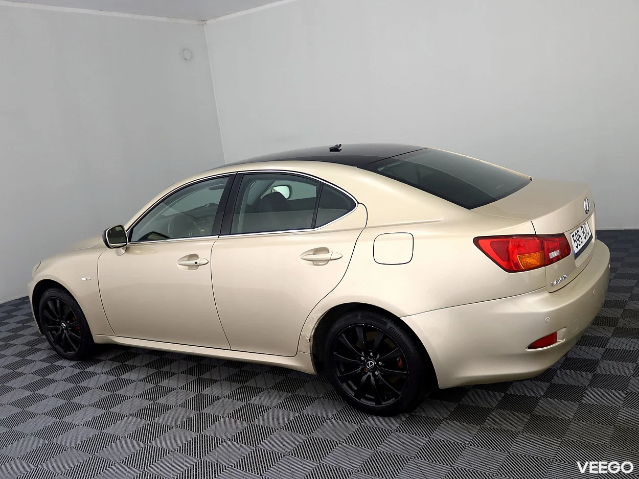 Lexus IS 220 2.2 130kW