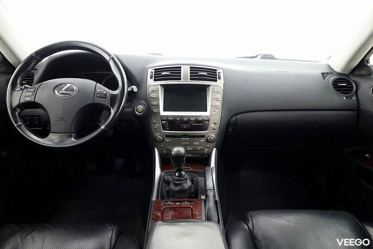 Lexus IS 220 2.2 130kW