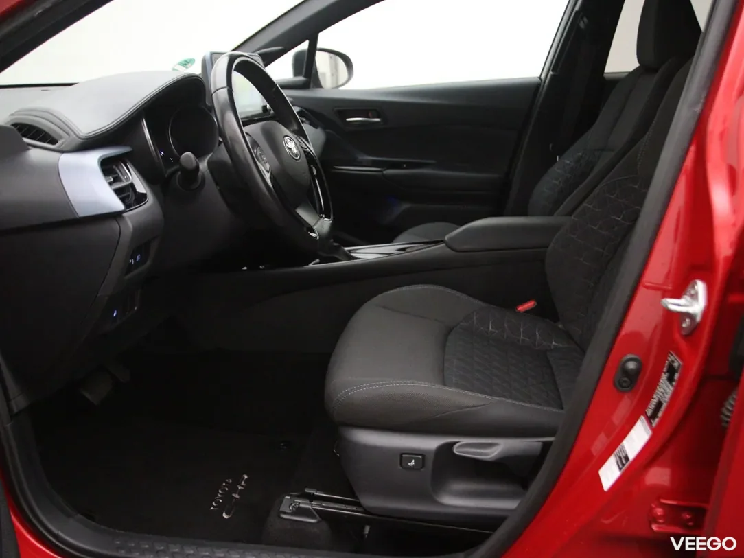 Toyota C-HR 2 135kW