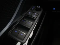 Toyota C-HR 2 135kW thumbnail