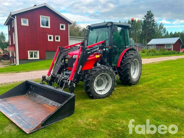 Image of Massey Ferguson MF Traktor med frontlastare (137852) 51kW