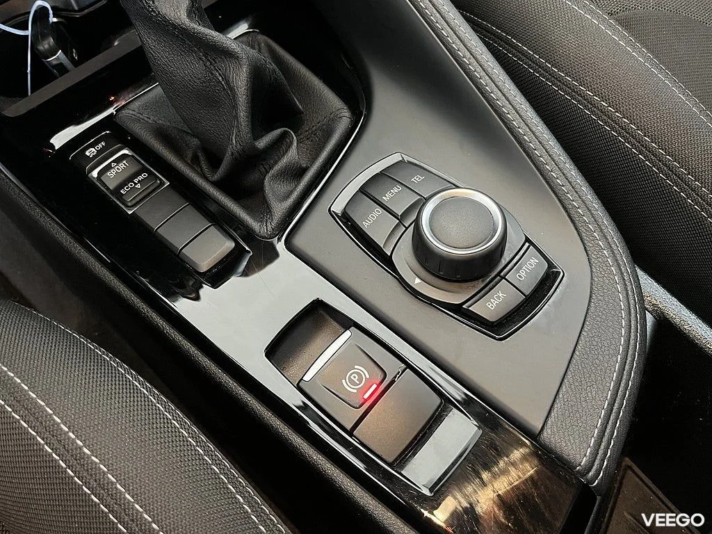 BMW X1 sDrive 20d Sport Line Nav Drag Rattvärme PDC 0kW