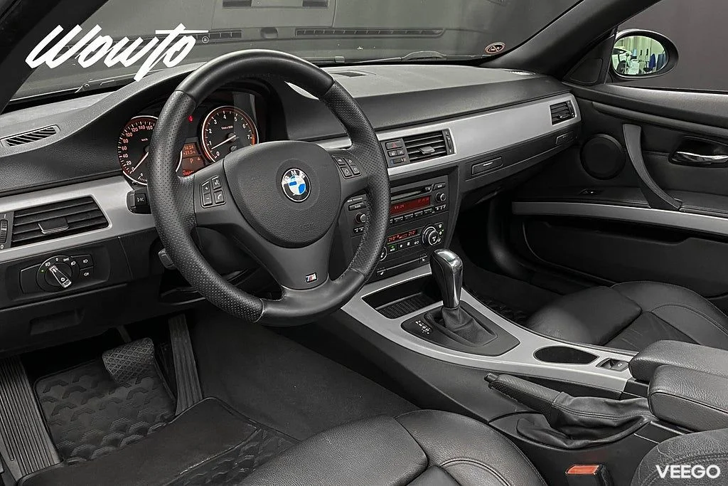BMW 325 i Cab 218HK Comfort /Sv-Såld /2 Brukare/HiFi/Keyless 160kW