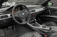 BMW 325 i Cab 218HK Comfort /Sv-Såld /2 Brukare/HiFi/Keyless 160kW thumbnail