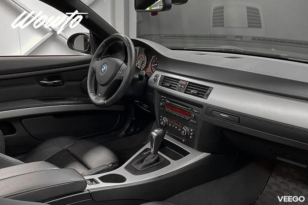 BMW 325 i Cab 218HK Comfort /Sv-Såld /2 Brukare/HiFi/Keyless 160kW