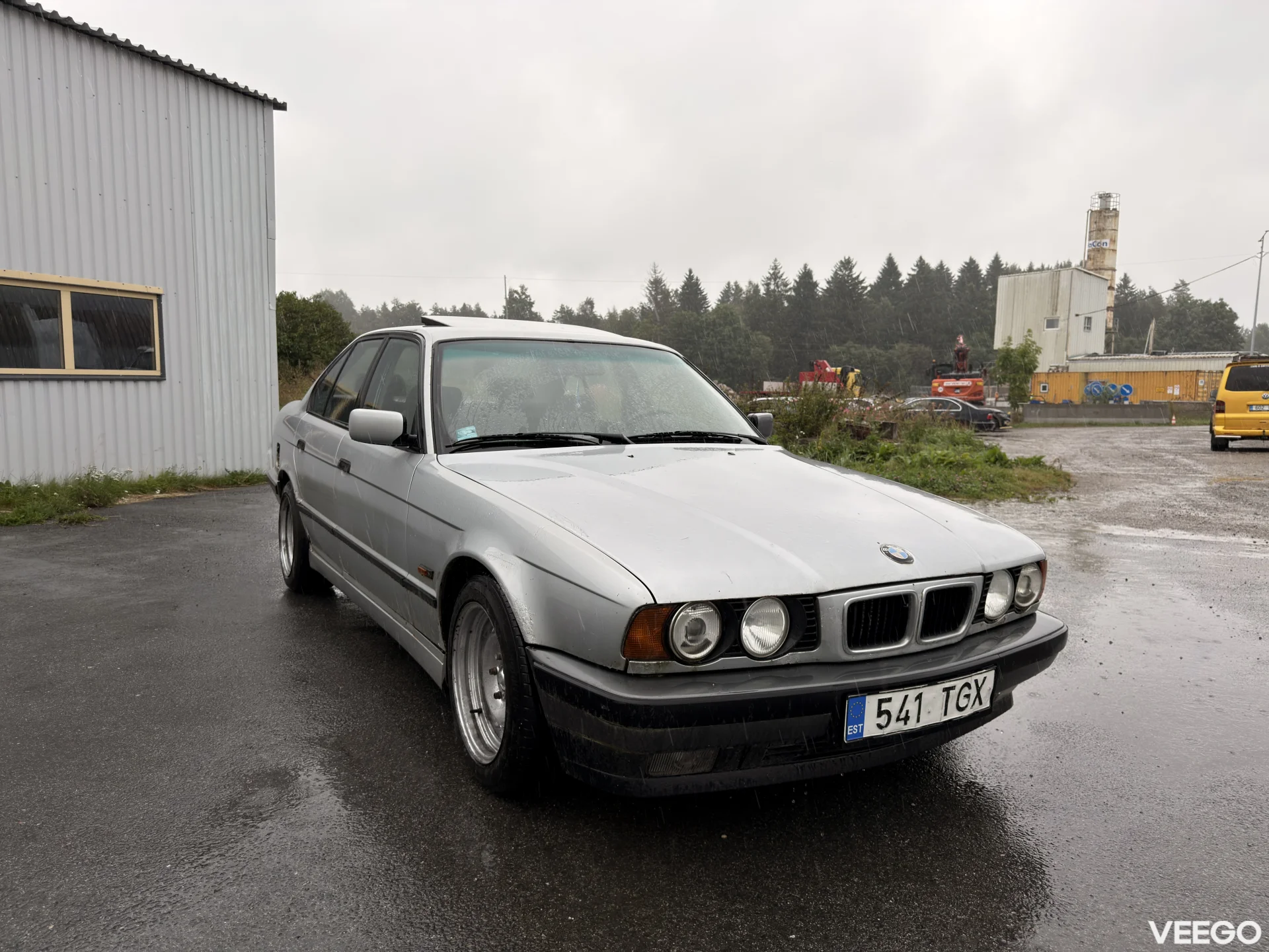BMW 525 e34 2.5 105kW