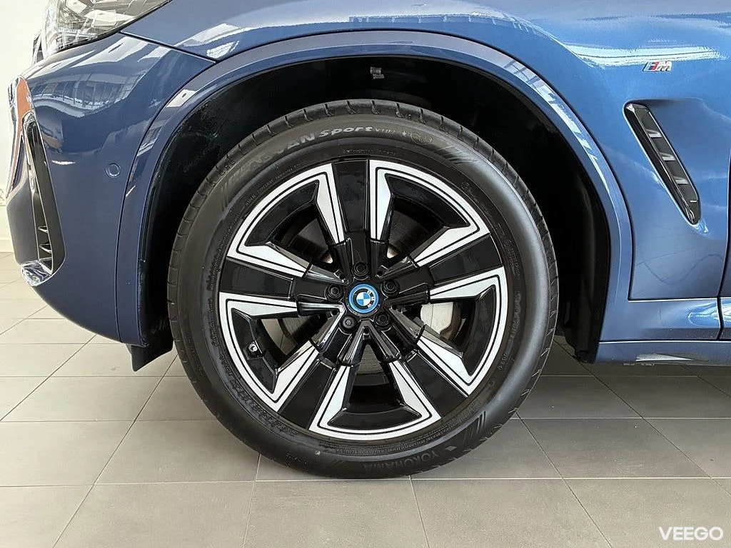 BMW iX3 Charged M Sport Panorama Rattvärme Drive/ParkAssist 0kW