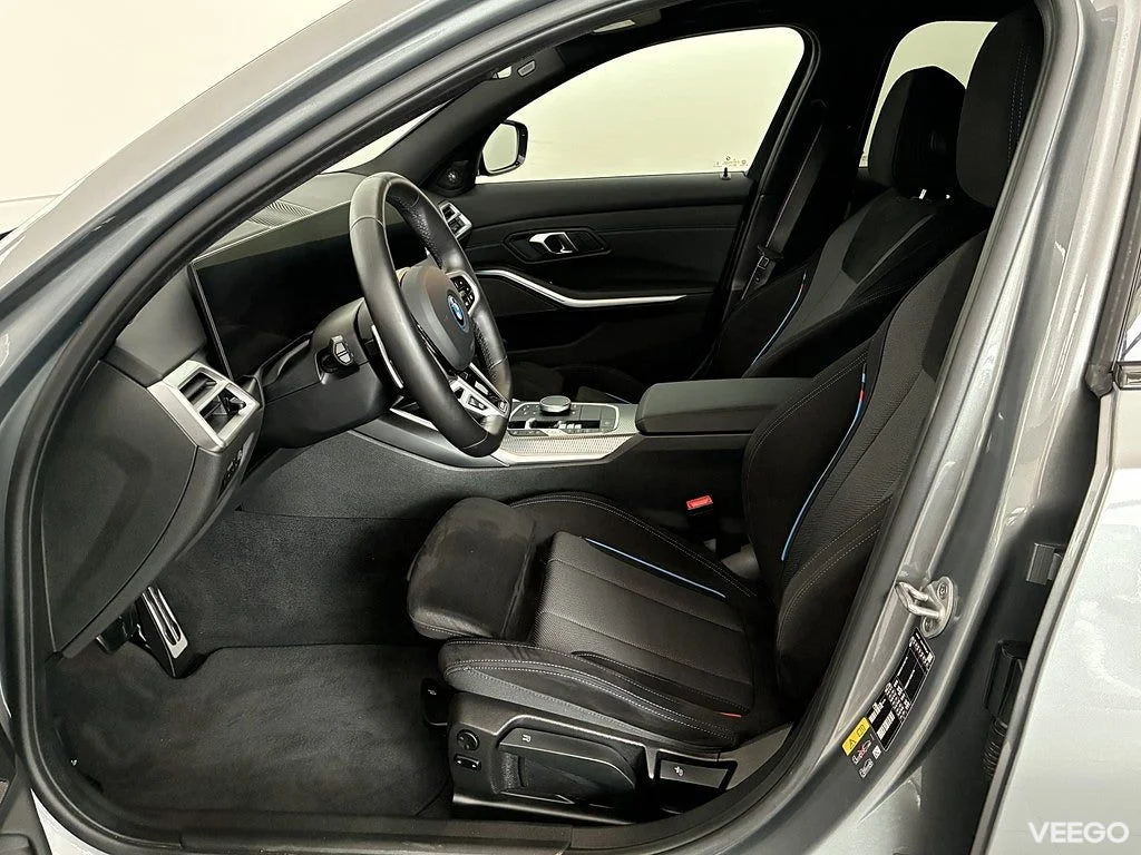 BMW 330 xDrive Sedan M Sport Pro H/K Drag Comfort Access 0kW