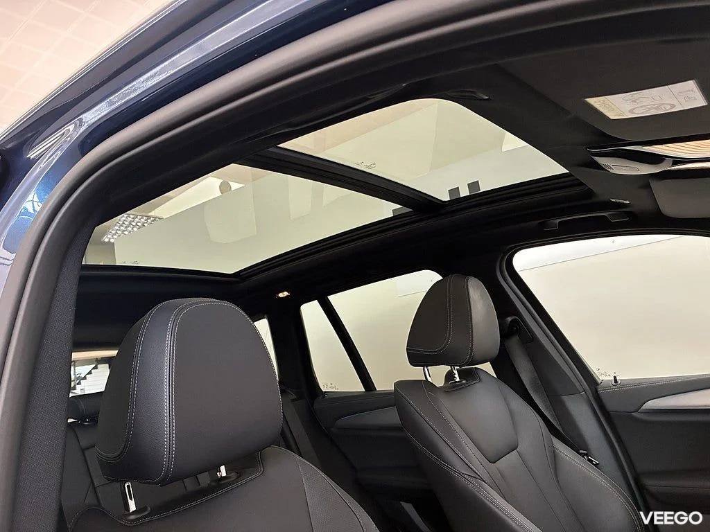 BMW iX3 Charged M Sport Panorama Rattvärme Drive/ParkAssist 0kW