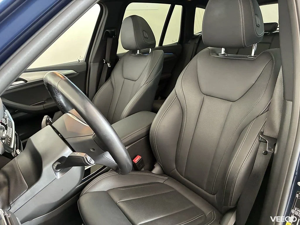 BMW iX3 Charged M Sport Panorama Rattvärme Drive/ParkAssist 0kW