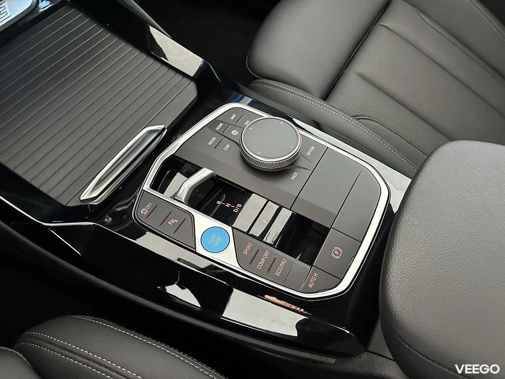 BMW iX3 Charged M Sport Panorama Rattvärme Drive/ParkAssist 0kW