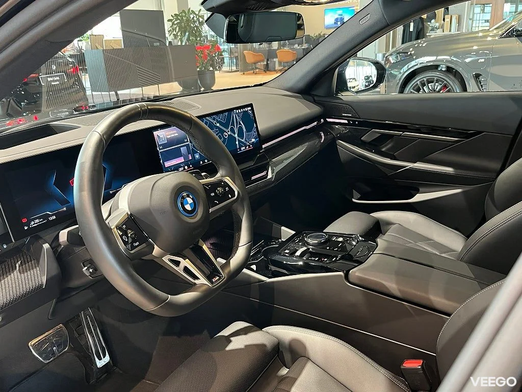 BMW 530 xDrive Touring M Sport Pro D/A Pro H/K Elstolar Drag 220kW