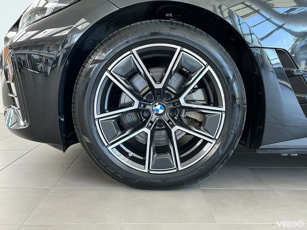 BMW i4 eDrive40 M Sport Rattvärme 18" Drag Park Assist 0kW