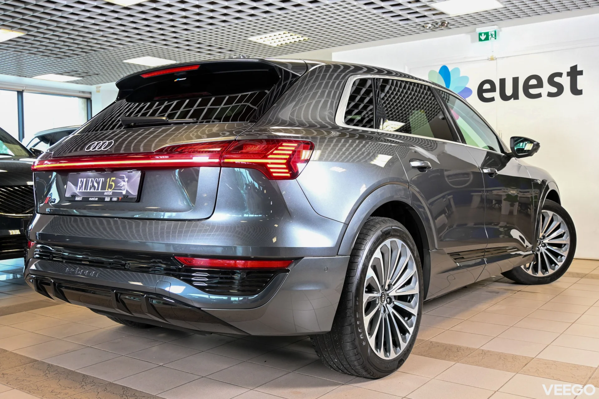 Audi Q8 e-tron QUATTRO B&W LUXURY+ S-LINE SAFETY PRO FULL 300kW