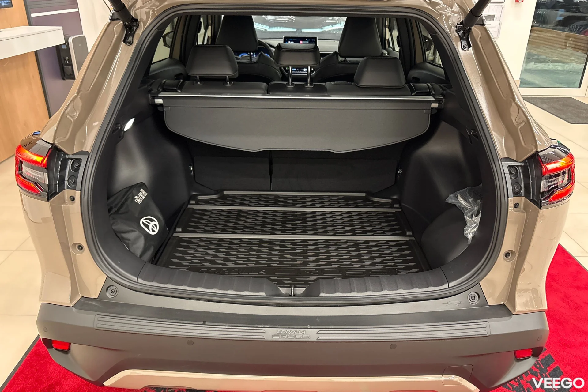 Toyota Corolla Cross Luxury Hybrid 2 98kW